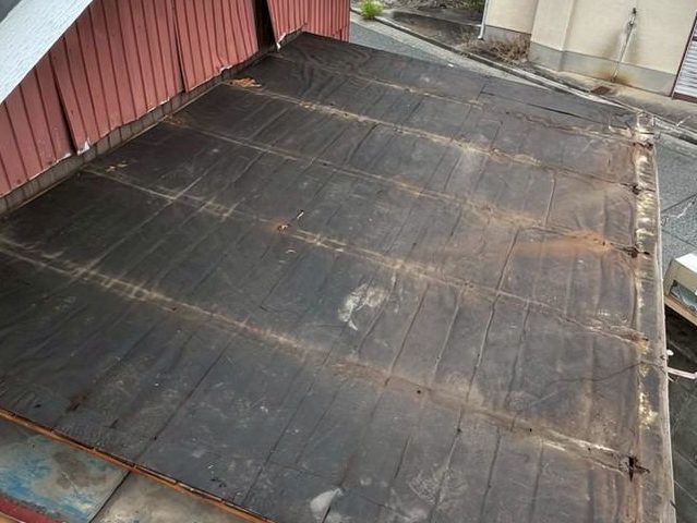 姫路市の老朽化した防水層
